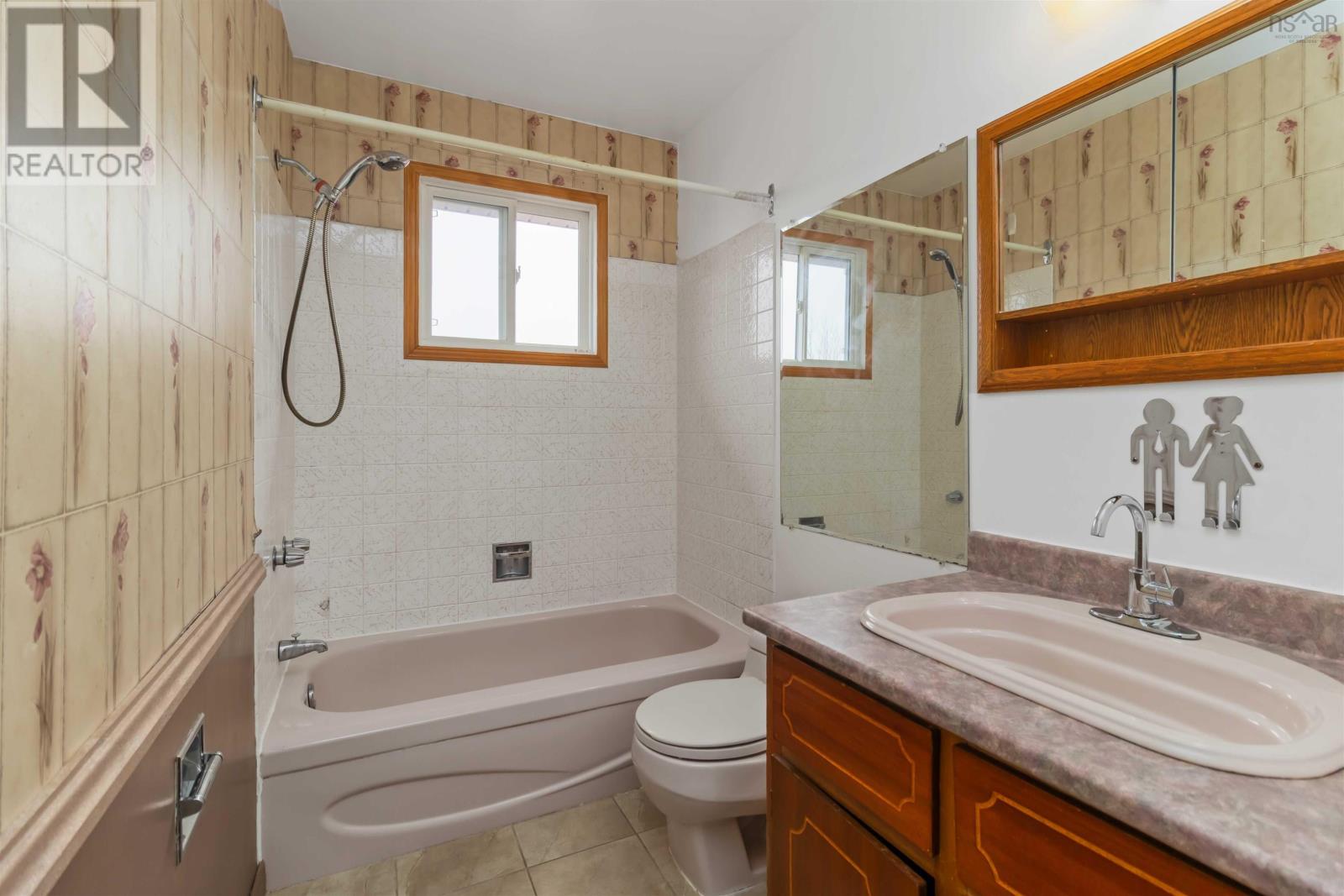 25 Elm Street, Dartmouth, Nova Scotia  B2W 2K4 - Photo 21 - 202505390