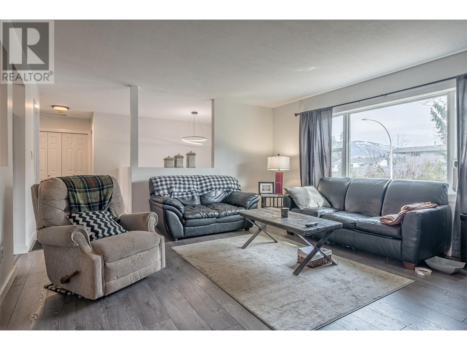 Property at 4113 Westview Place image 4