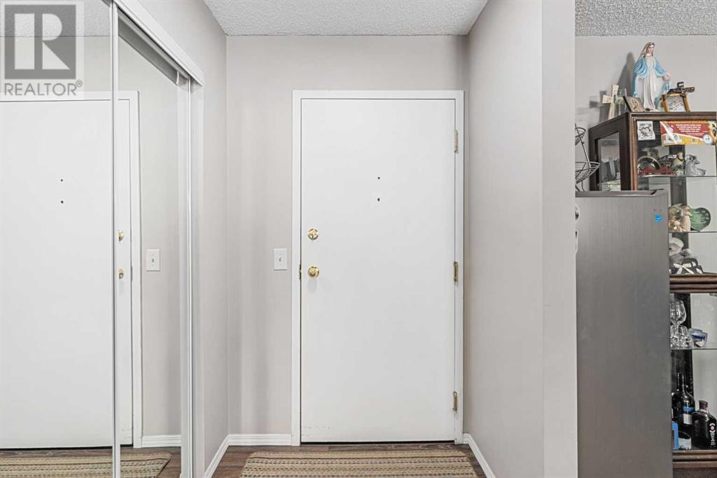 204, 3204 Valleyview Park Se, Calgary, Alberta  T2B 3R6 - Photo 3 - A2200555