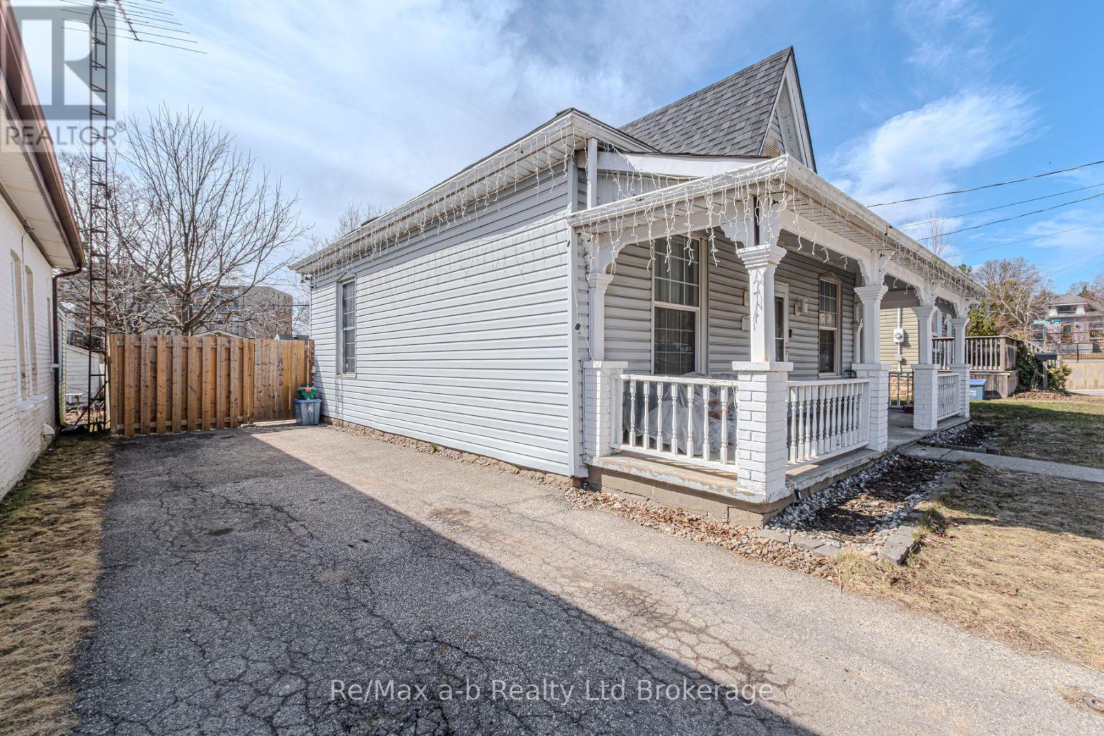 Property at 42 LAWRENCE STREET image 5