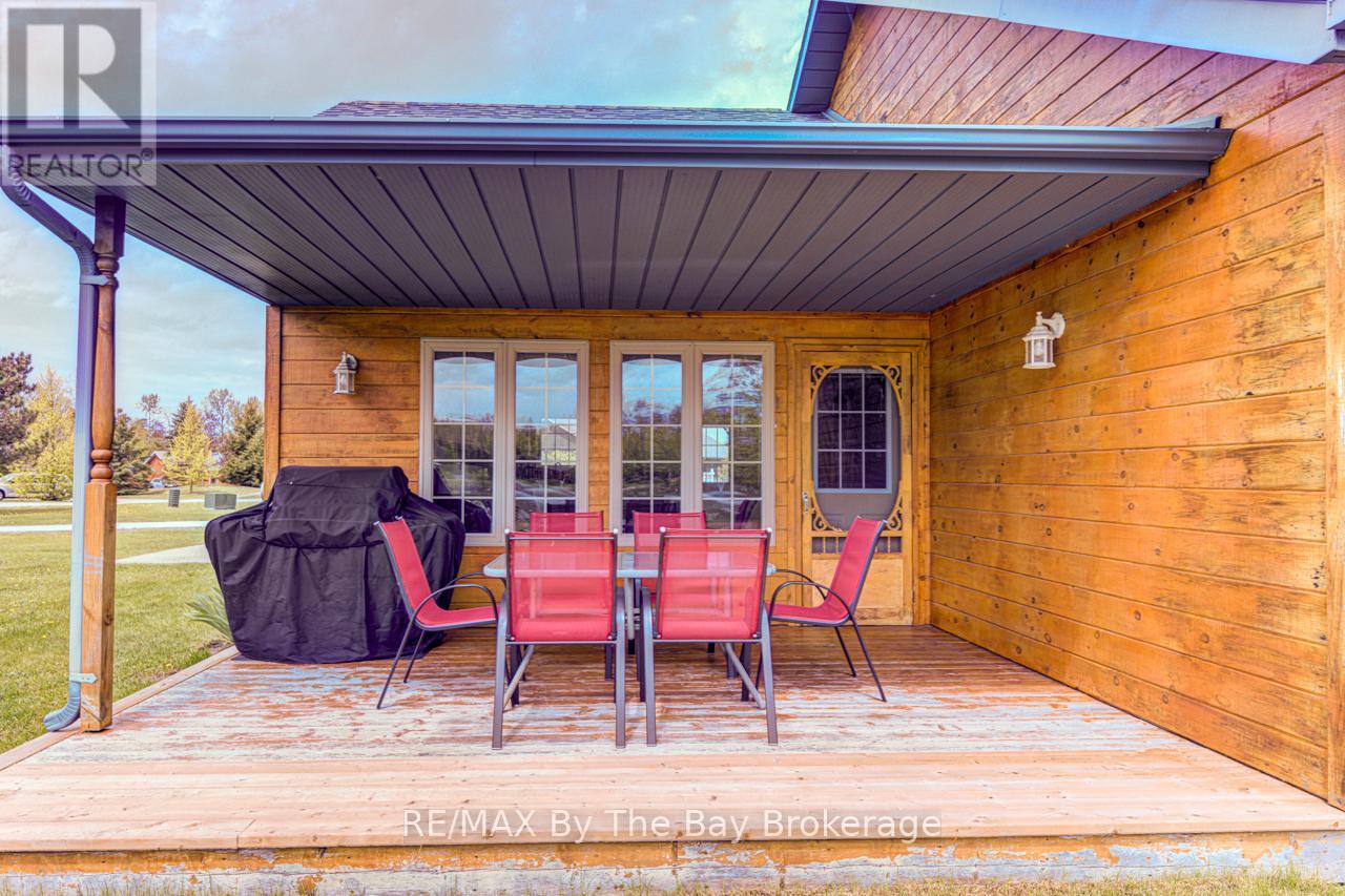 49 Cabin Crescent, Wasaga Beach, Ontario  L9Z 1X7 - Photo 8 - S12031715