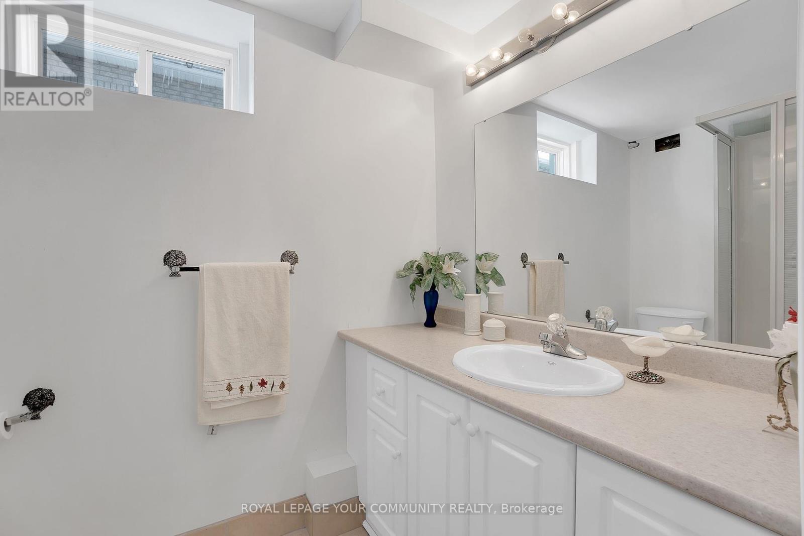 176 Laurentian Boulevard, Vaughan, Ontario  L6A 2V6 - Photo 24 - N12031021