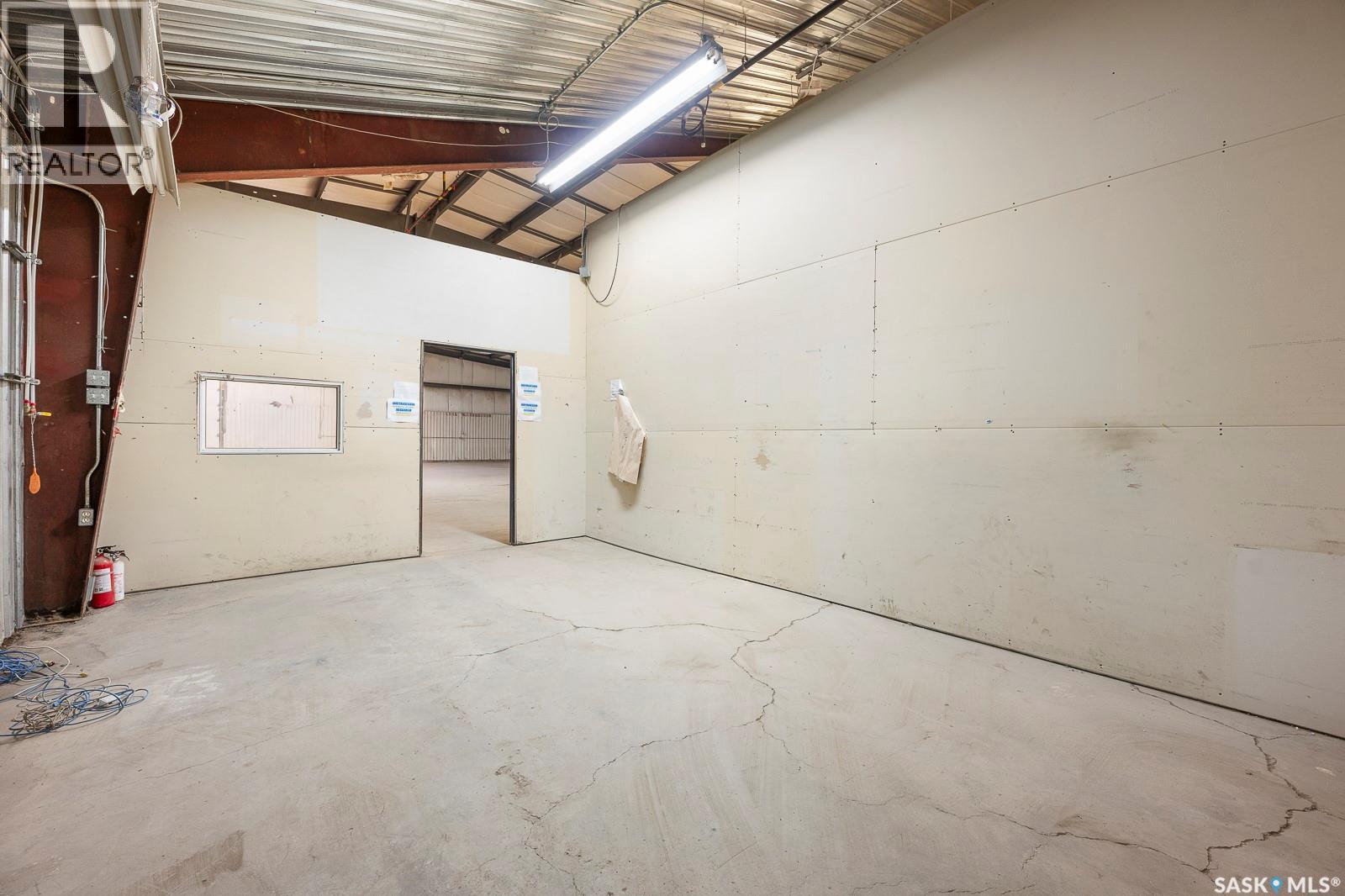 305 Dewdney Avenue, Regina, Saskatchewan  S4N 0E7 - Photo 10 - SK999243