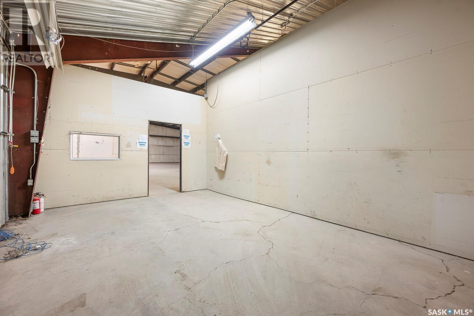 305 Dewdney Avenue, Regina, Saskatchewan  S4N 0E7 - Photo 14 - SK999243