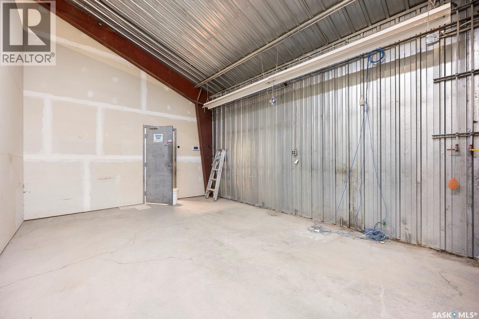 305 Dewdney Avenue, Regina, Saskatchewan  S4N 0E7 - Photo 9 - SK999243