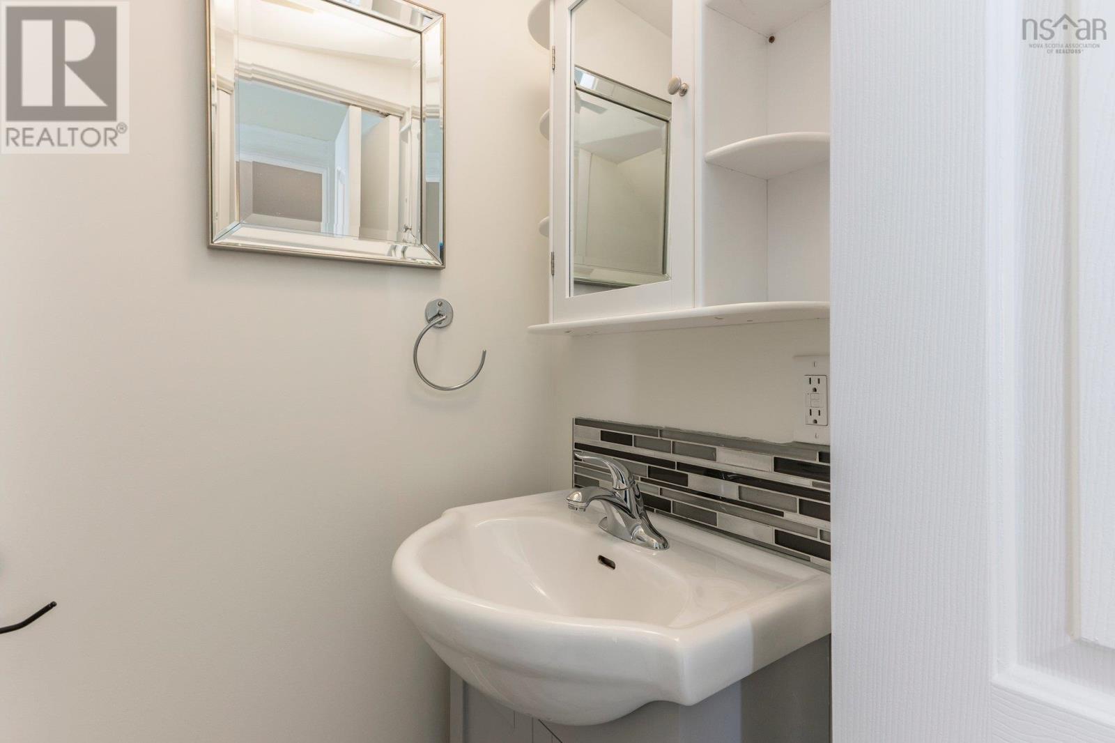 17 Alice Street, Truro, Nova Scotia  B2N 2M4 - Photo 3 - 202505393