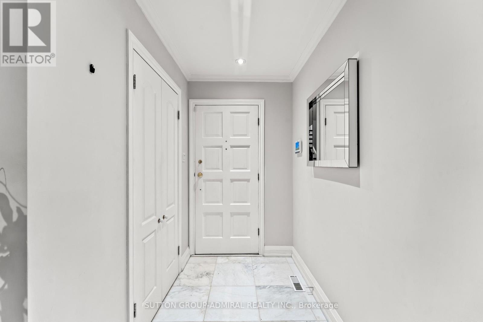 Property at 32 MAYVERN CRESCENT image 3