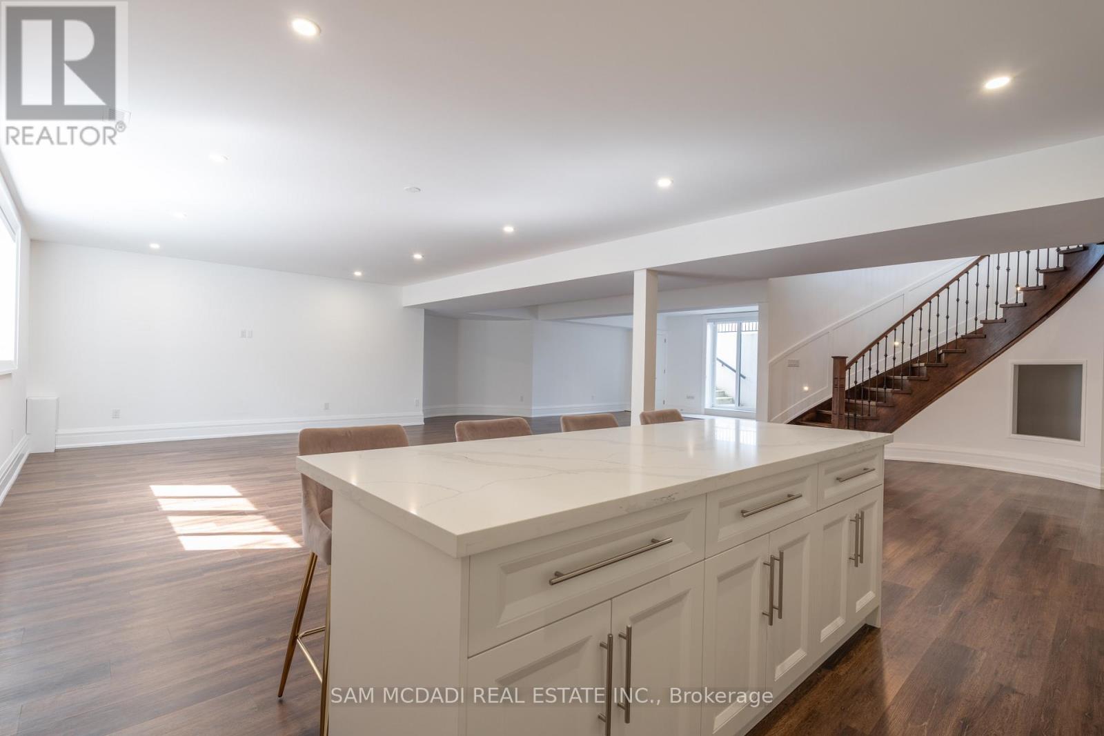2554 Liruma Road, Mississauga, Ontario  L5K 1Y6 - Photo 38 - W12031571