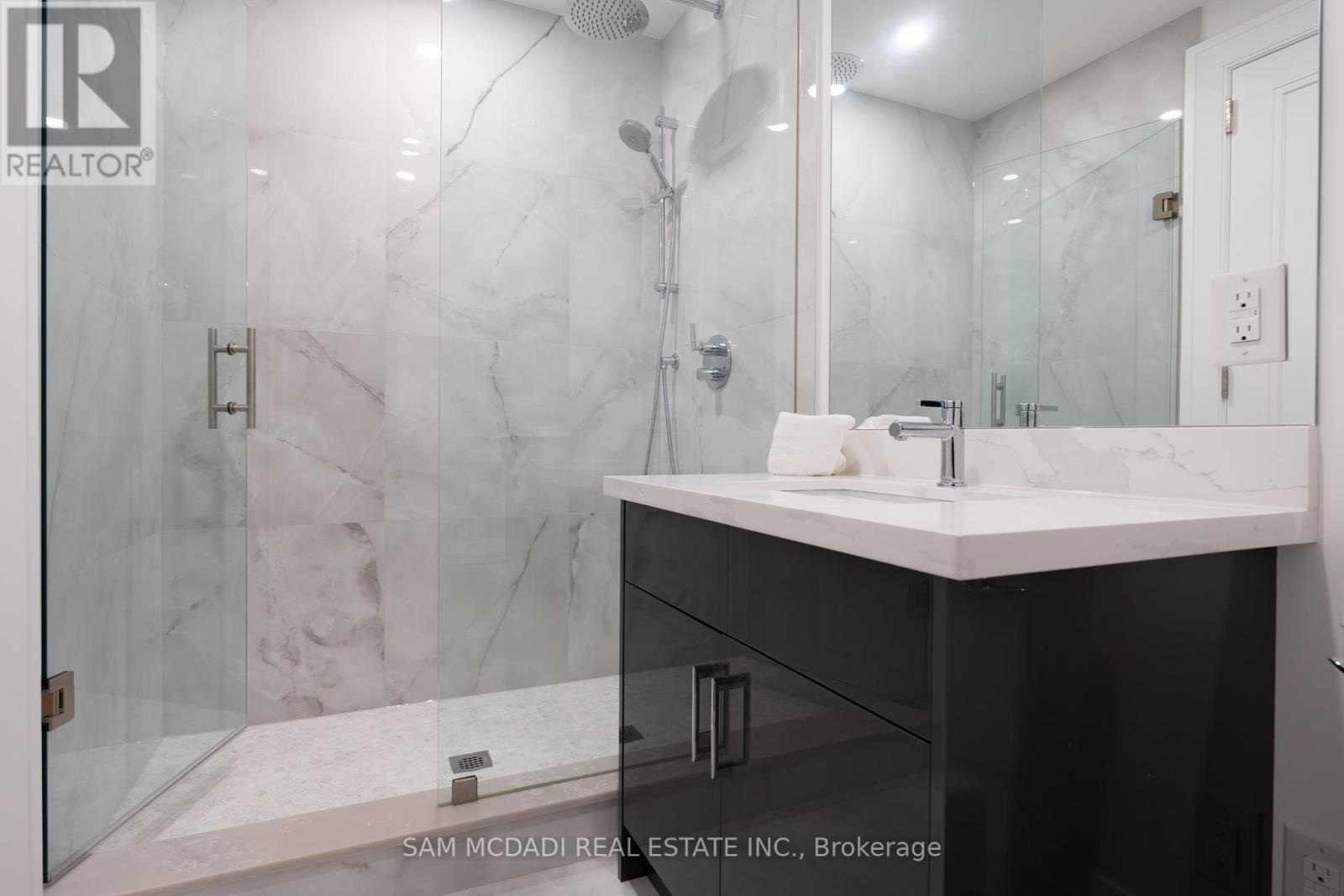 2554 Liruma Road, Mississauga, Ontario  L5K 1Y6 - Photo 40 - W12031571