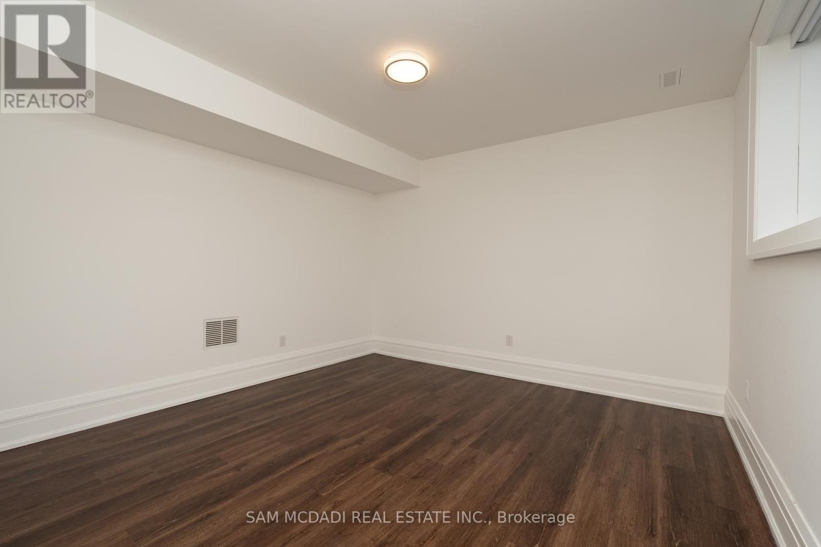 2554 Liruma Road, Mississauga, Ontario  L5K 1Y6 - Photo 43 - W12031571