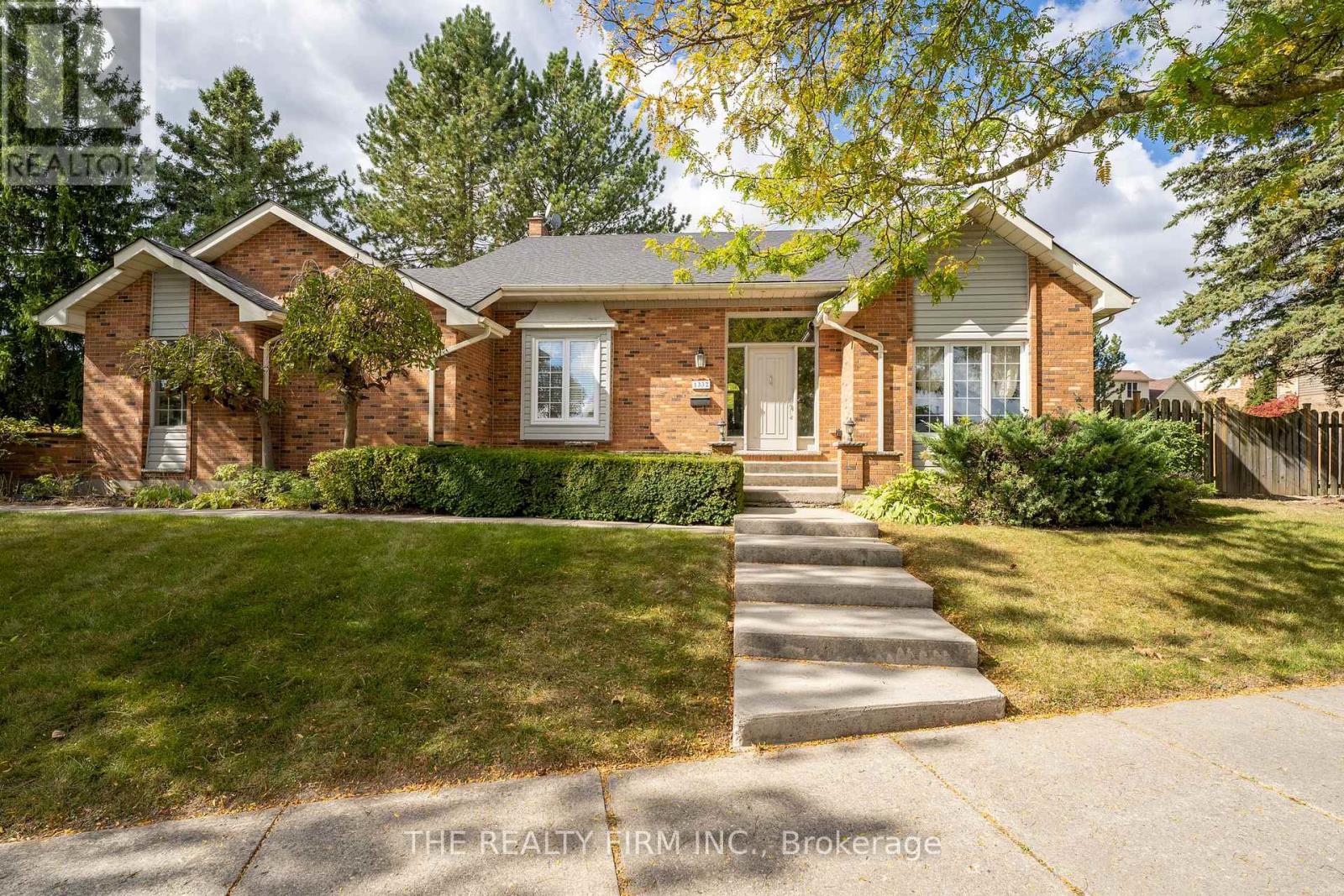 1332 CORLEY DRIVE N, London, Ontario