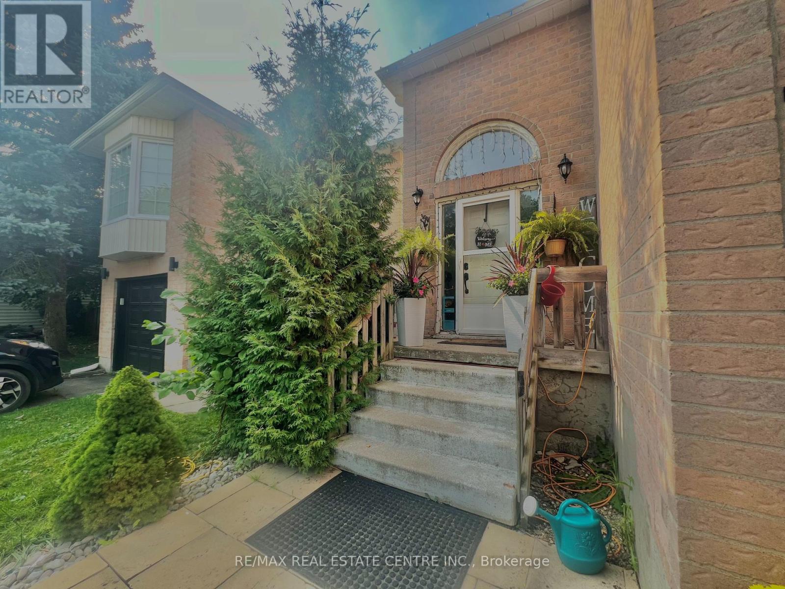 Property at 318 SHELBURNE PLACE image 4