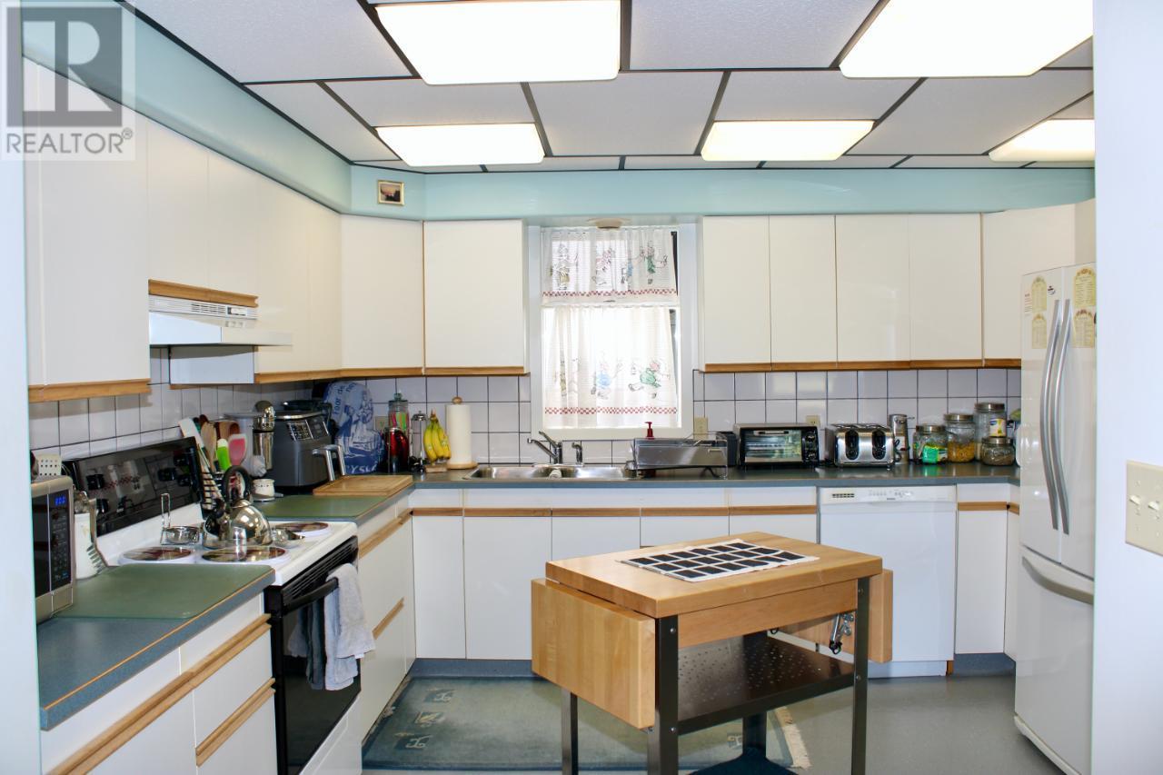 3152 6 Highway, Slocan Park, British Columbia  V0G 2E0 - Photo 9 - 10339611