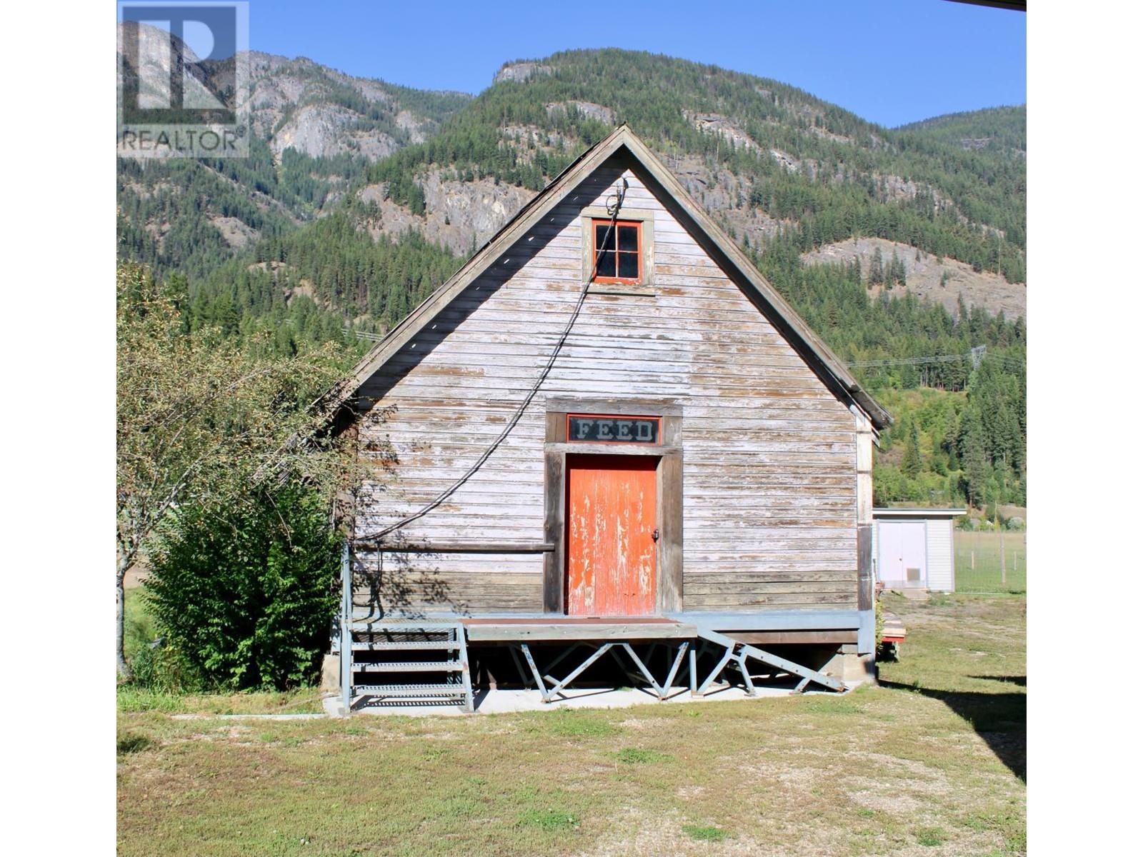 3152 6 Highway, Slocan Park, British Columbia  V0G 2E0 - Photo 5 - 10339611