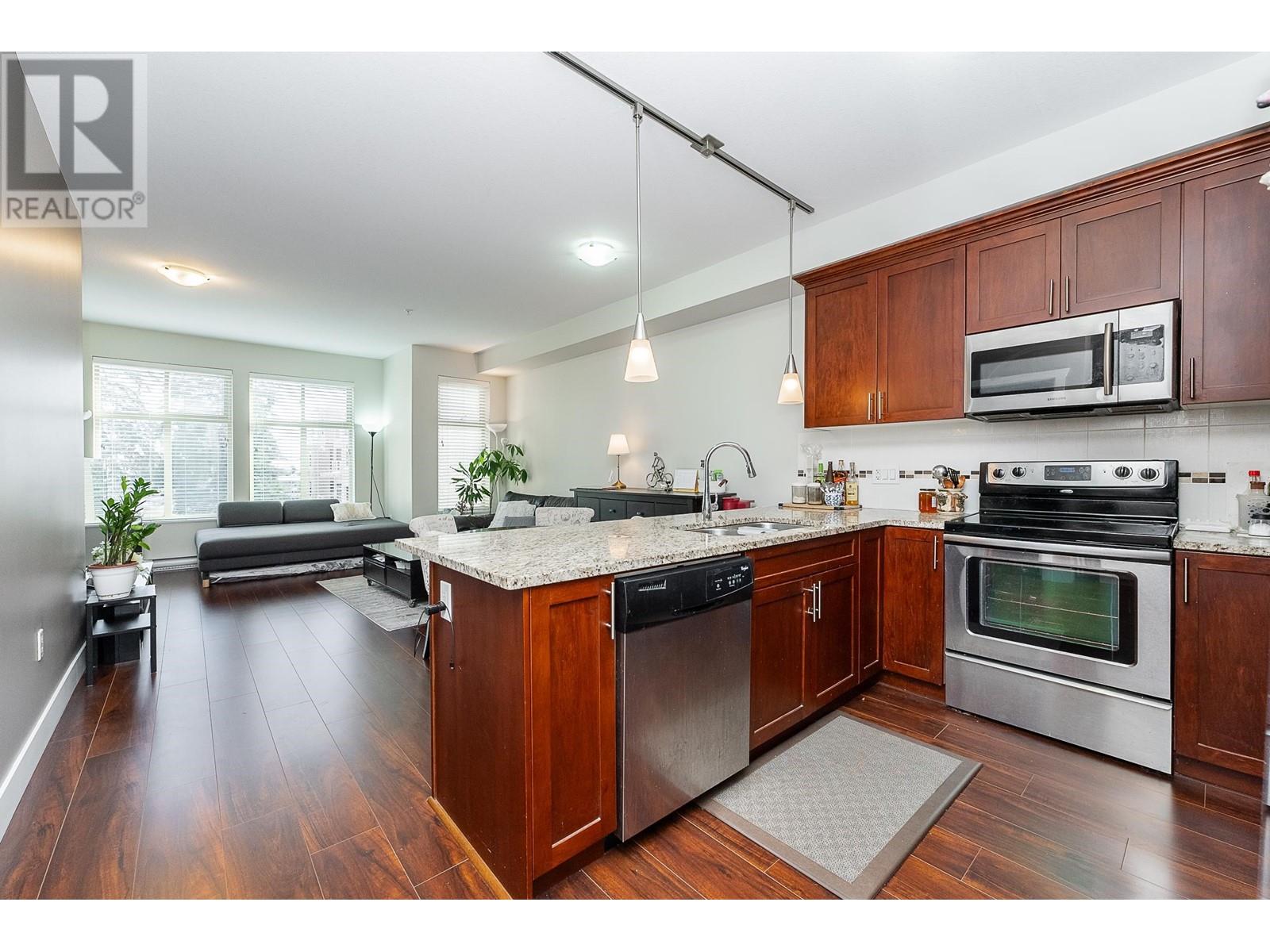 307 2330 Shaughnessy Street, Port Coquitlam, British Columbia  V3C 0B5 - Photo 3 - R2980216