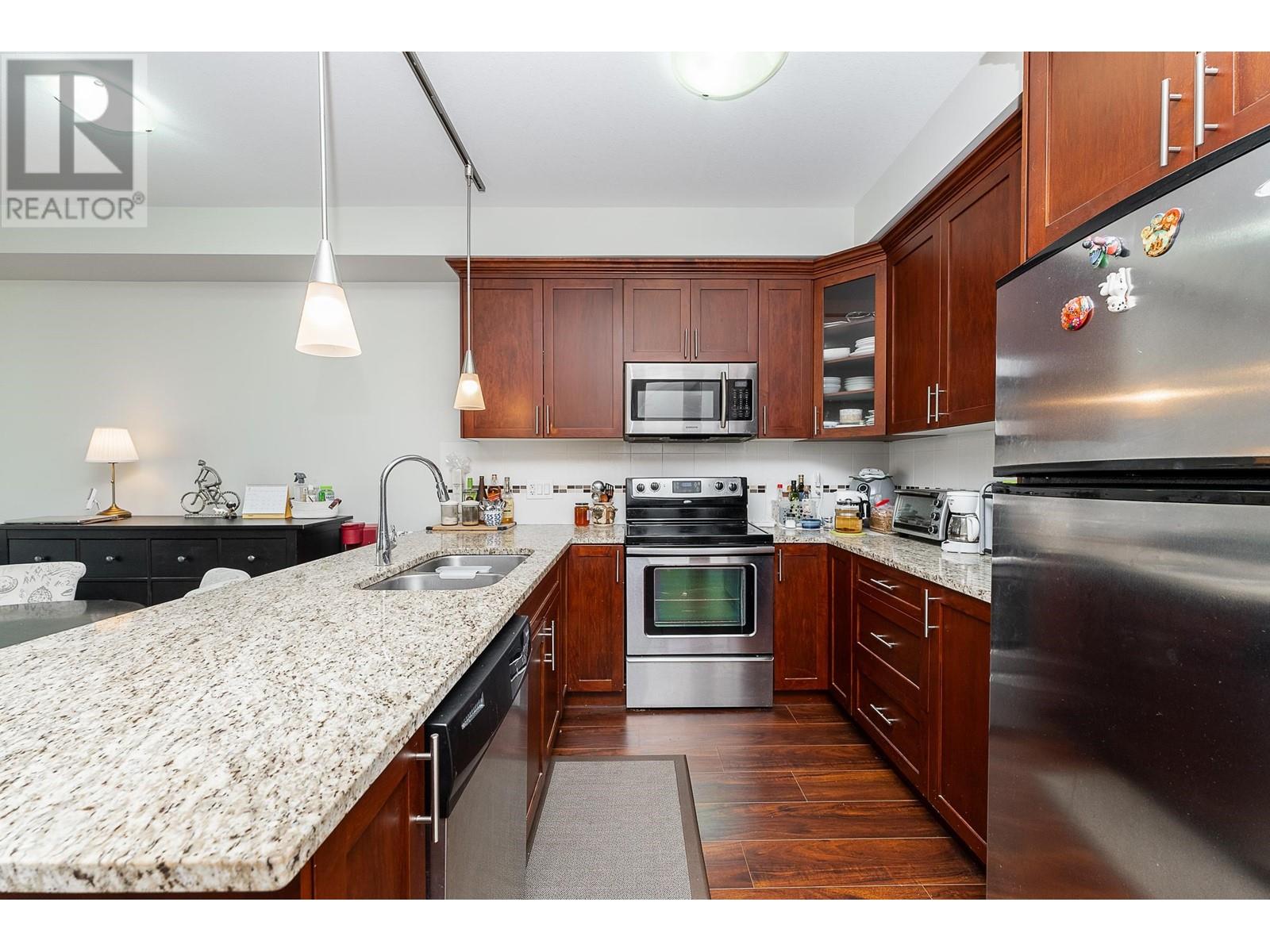 307 2330 Shaughnessy Street, Port Coquitlam, British Columbia  V3C 0B5 - Photo 4 - R2980216