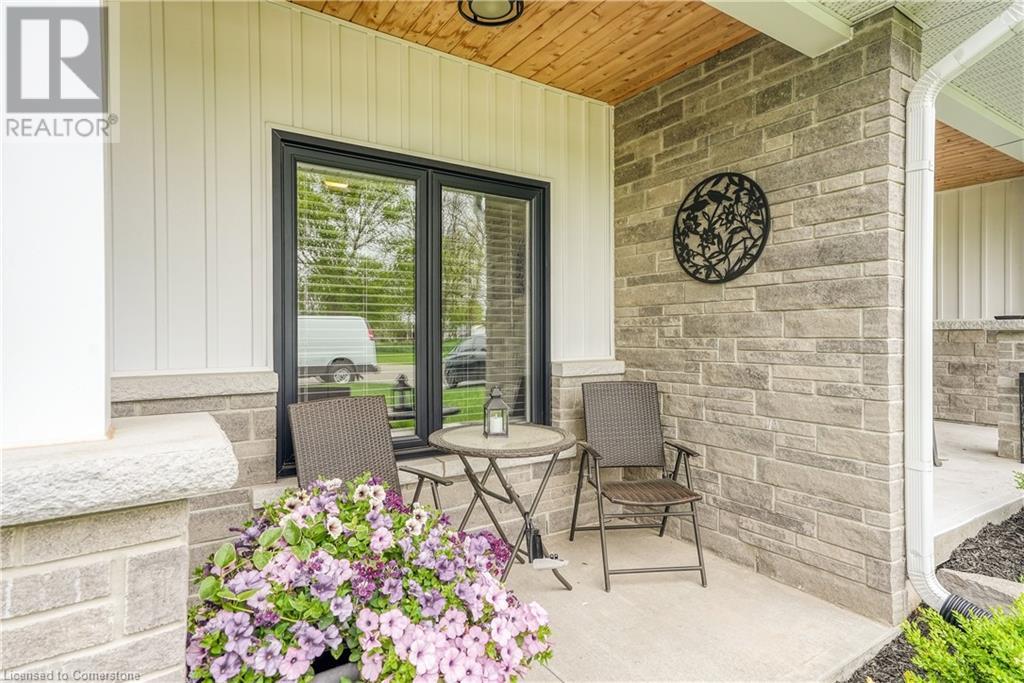 Property at 695 YONGE Street image 3