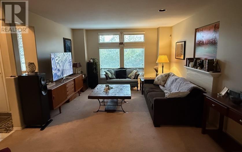 Property at 5398 COMMODORE DRIVE image 4