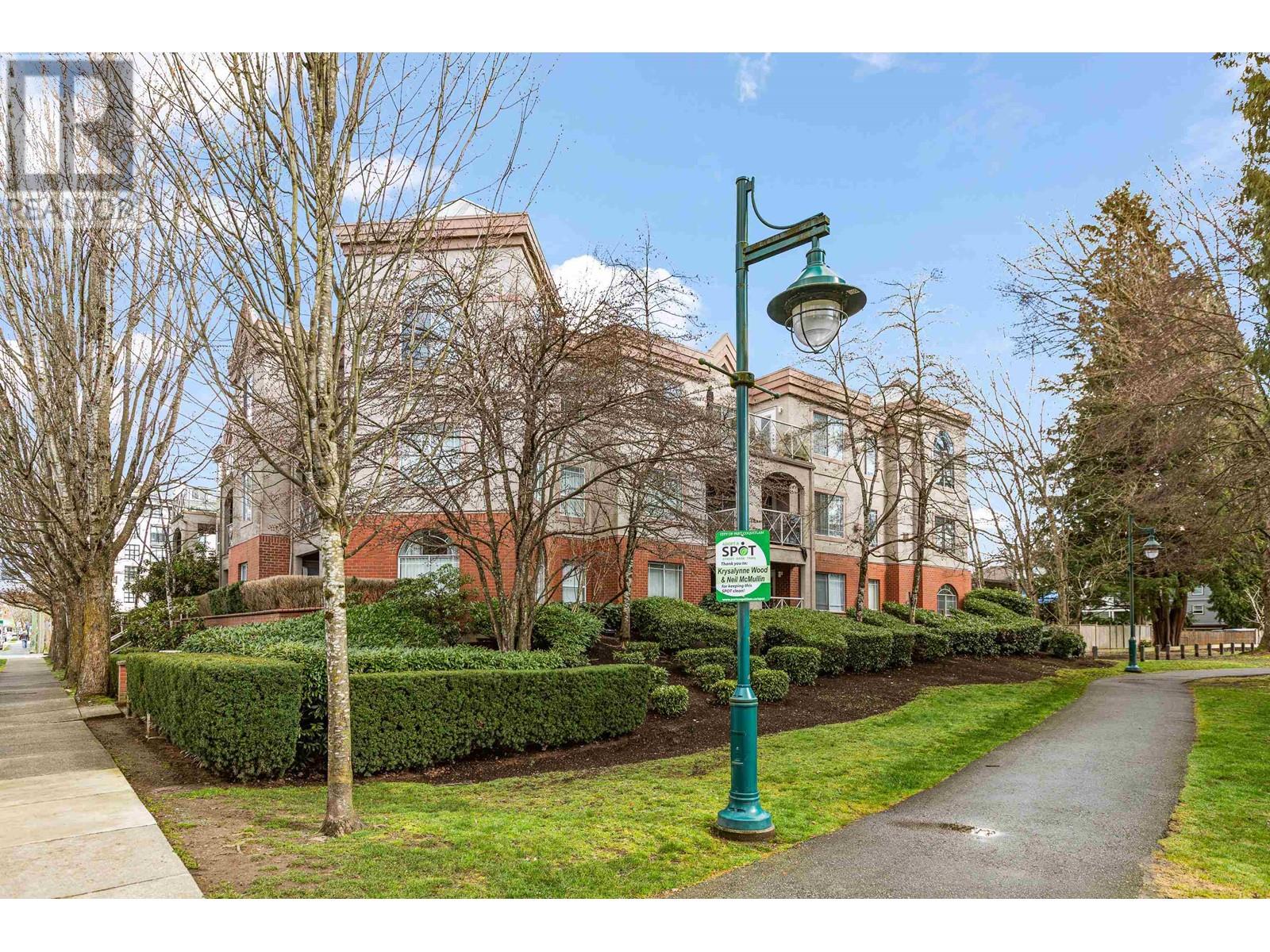 303 2380 Shaughnessy Street, Port Coquitlam, British Columbia  V3C 3E3 - Photo 1 - R2979835