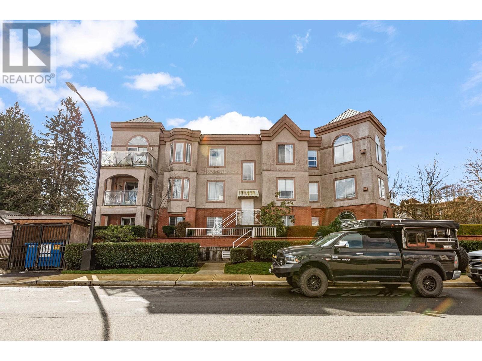 303 2380 Shaughnessy Street, Port Coquitlam, British Columbia  V3C 3E3 - Photo 2 - R2979835