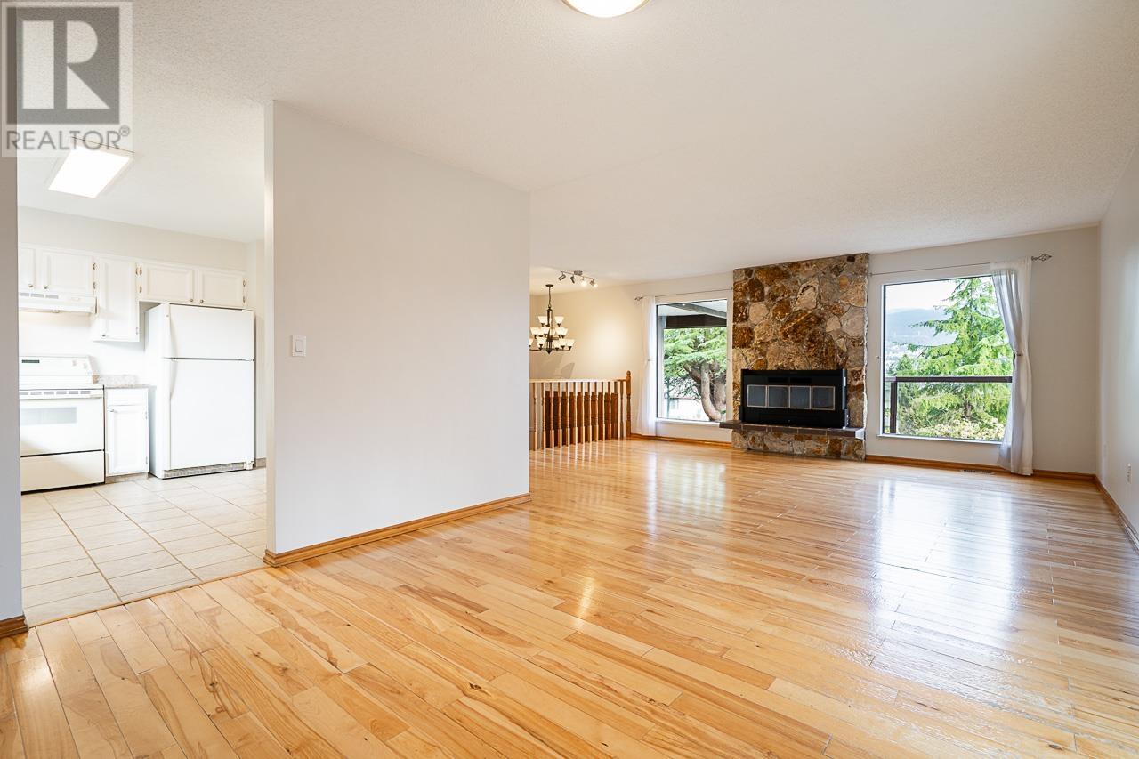 2680 Hawser Avenue, Coquitlam, British Columbia  V3C 4A4 - Photo 9 - R2980101