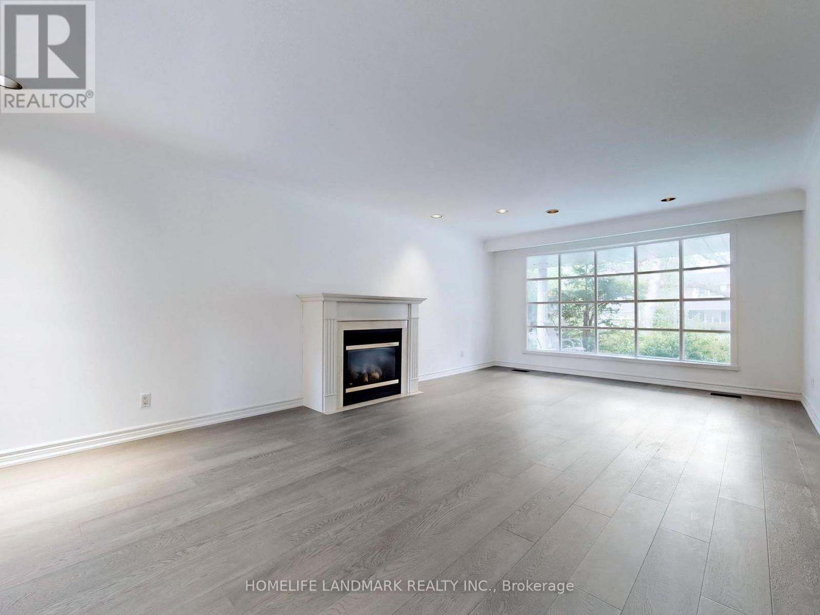 Property at 714 CONACHER DRIVE image 2