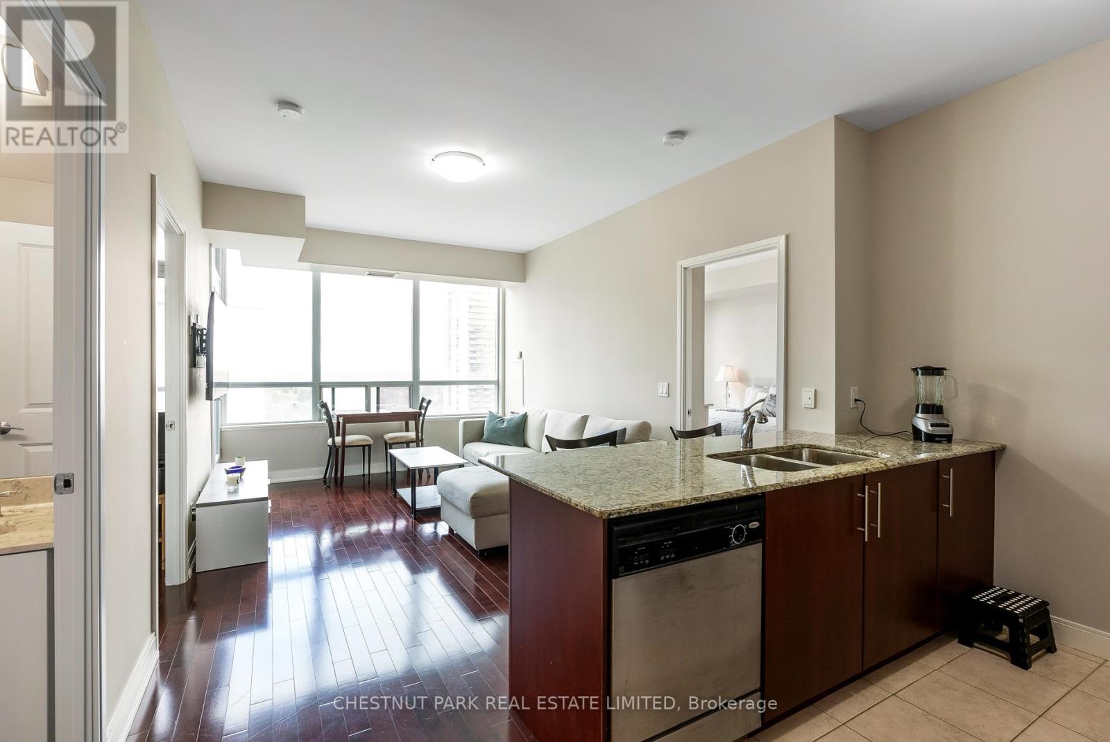 1508 - 88 Broadway Avenue, Toronto (Mount Pleasant West), Ontario  M4P 0A5 - Photo 3 - C12031855