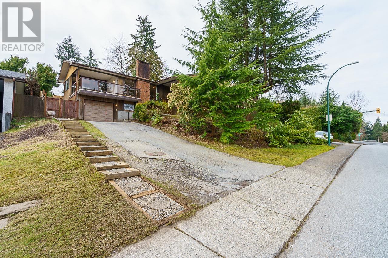 2680 Hawser Avenue, Coquitlam, British Columbia  V3C 4A4 - Photo 2 - R2980101
