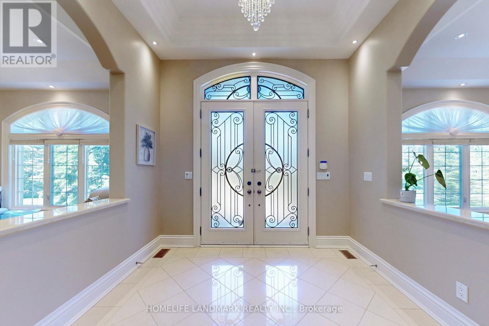11 Cranborne Chase, Whitchurch-Stouffville, Ontario  L4A 0C6 - Photo 3 - N12031680