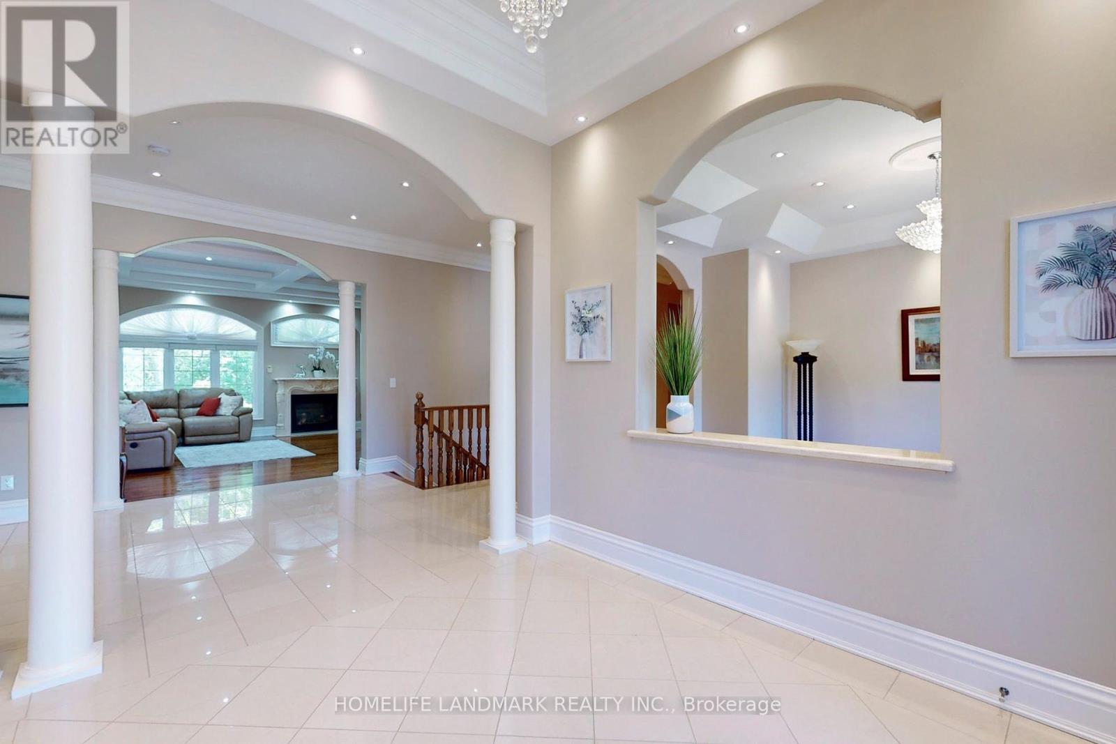 11 Cranborne Chase, Whitchurch-Stouffville, Ontario  L4A 0C6 - Photo 4 - N12031680