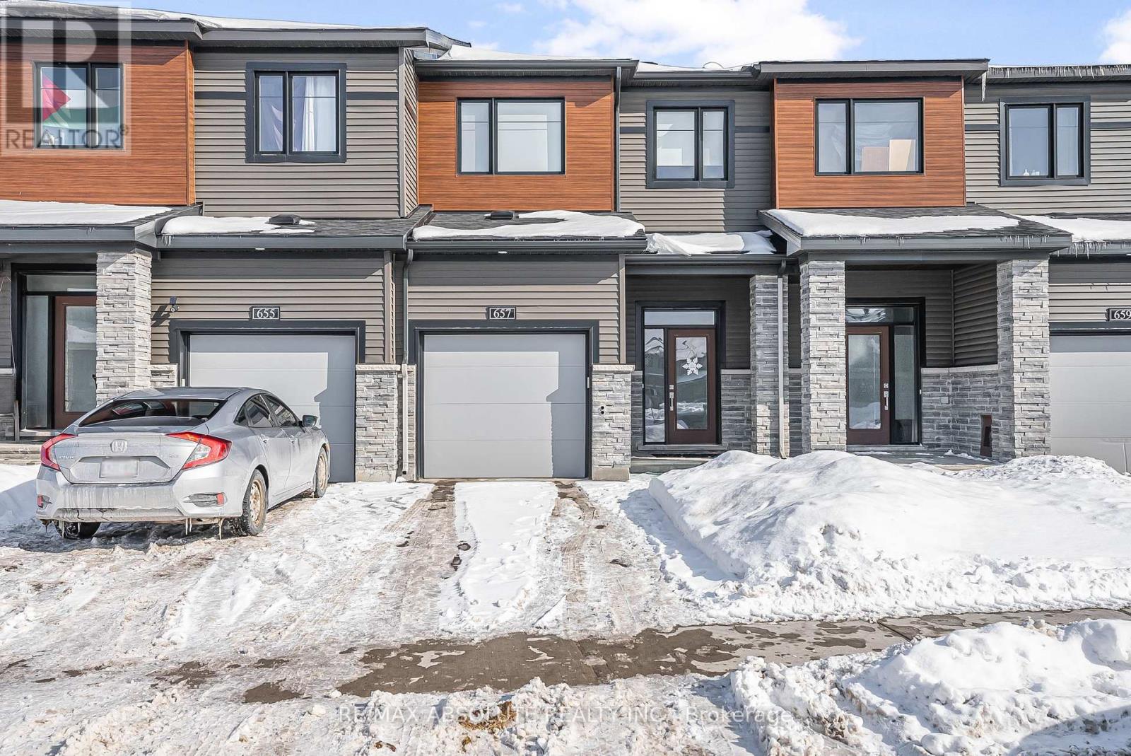 Property at 657 HAMSA STREET image 1