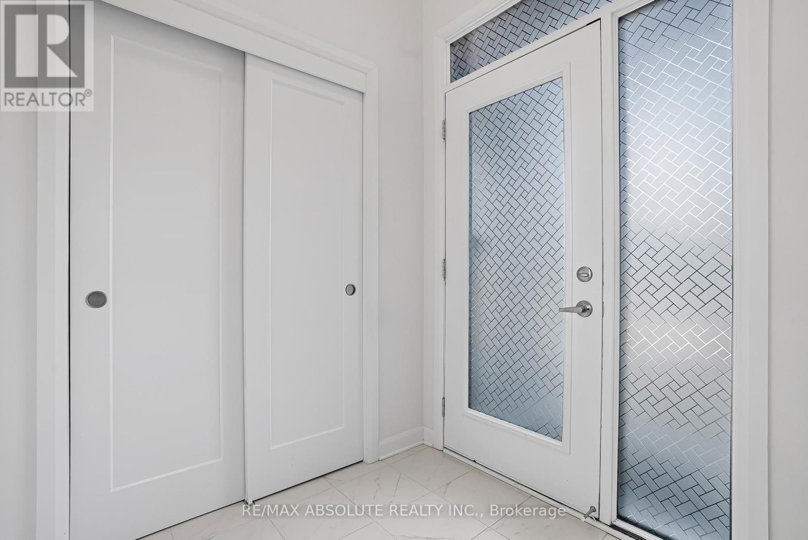 Property at 657 HAMSA STREET image 3