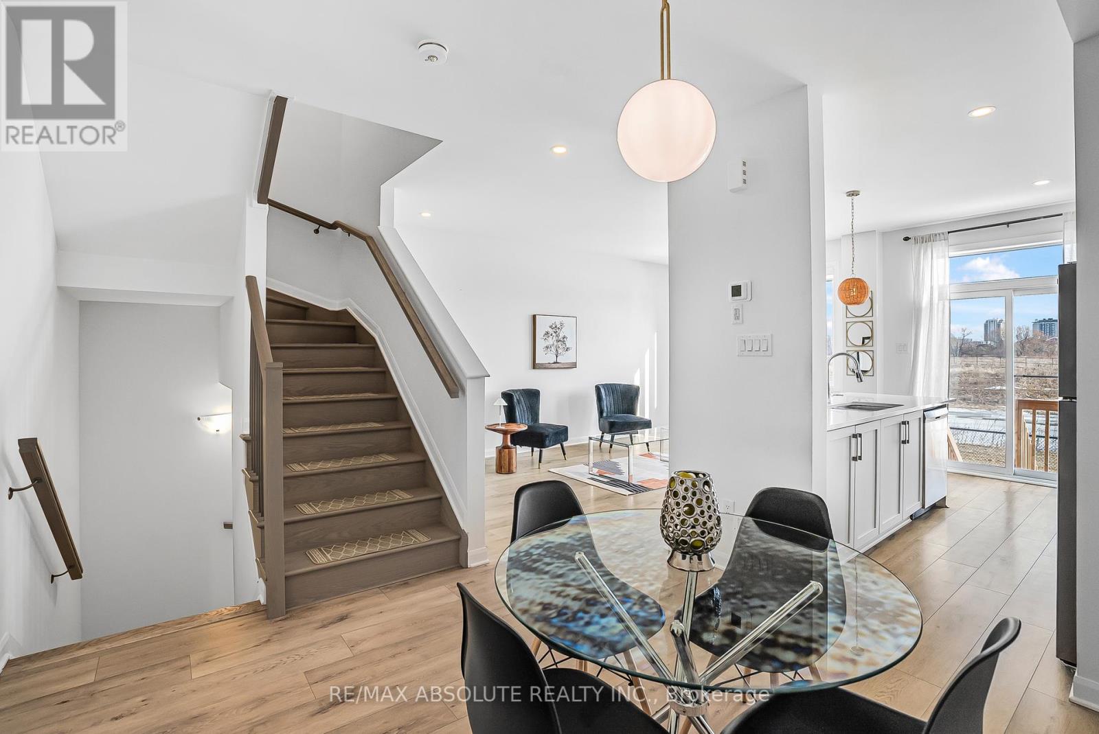 Property at 657 HAMSA STREET image 4