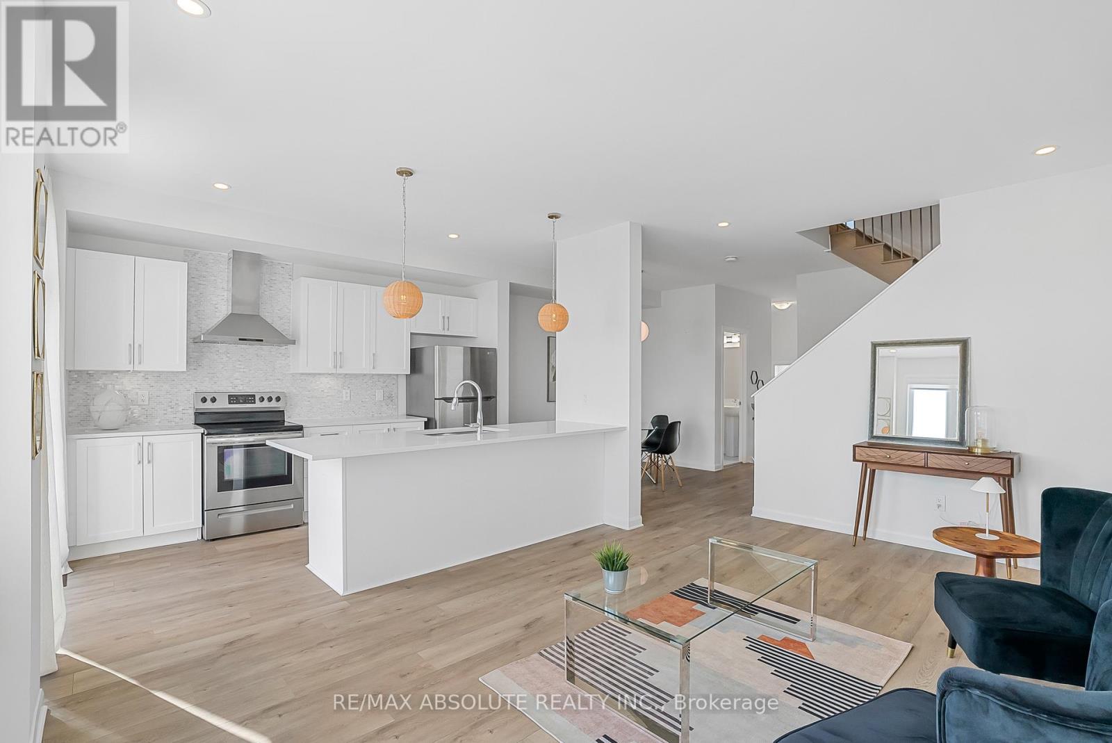 Property at 657 HAMSA STREET image 5
