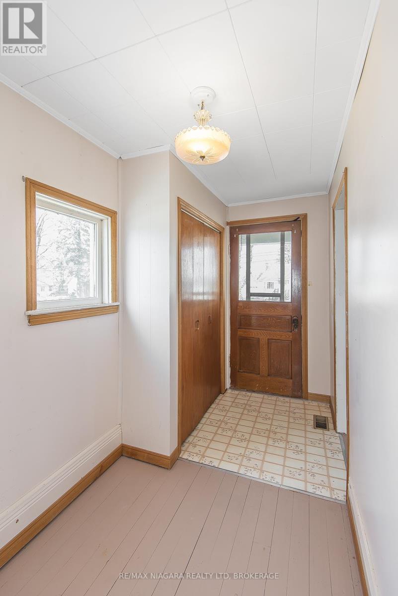 722 Canboro Road, Pelham (Fenwick), Ontario  L0S 1C0 - Photo 13 - X12031914