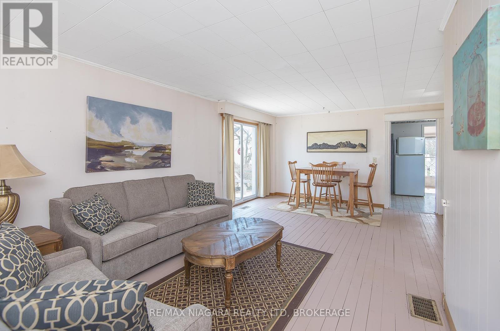 722 Canboro Road, Pelham (Fenwick), Ontario  L0S 1C0 - Photo 16 - X12031914