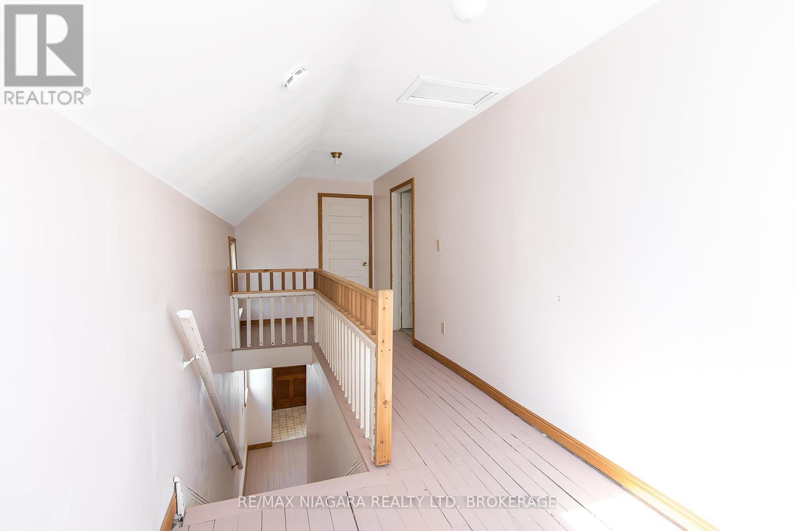 722 Canboro Road, Pelham (Fenwick), Ontario  L0S 1C0 - Photo 26 - X12031914