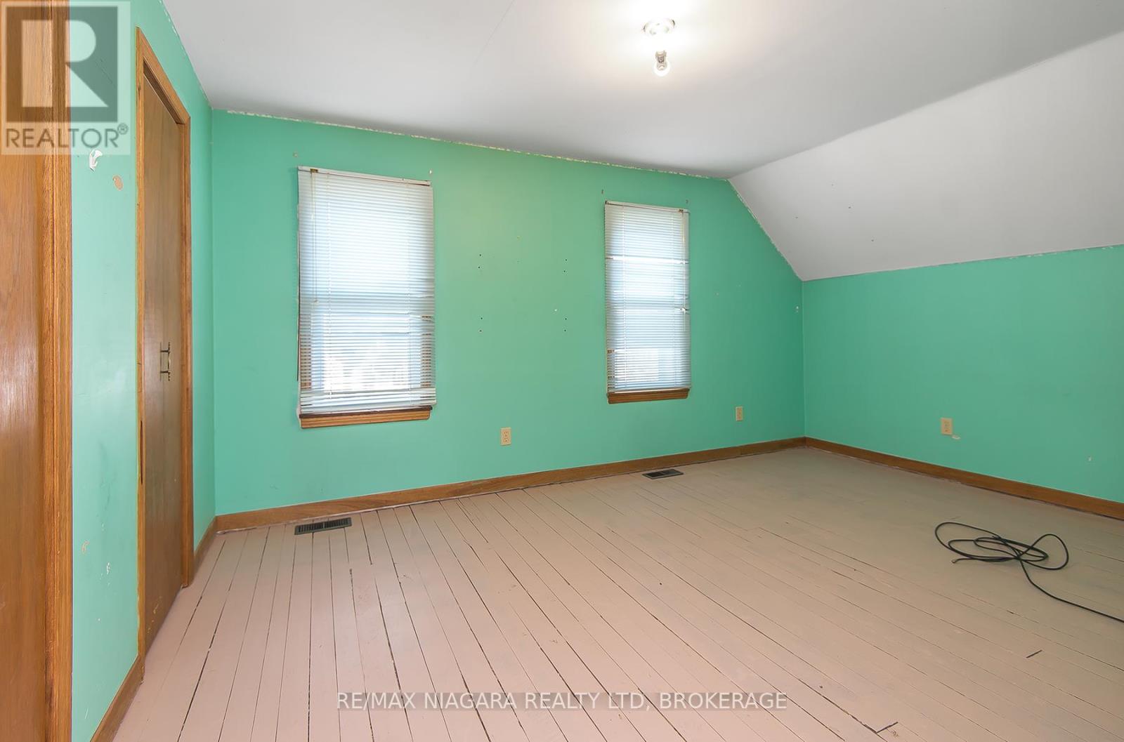 722 Canboro Road, Pelham (Fenwick), Ontario  L0S 1C0 - Photo 30 - X12031914