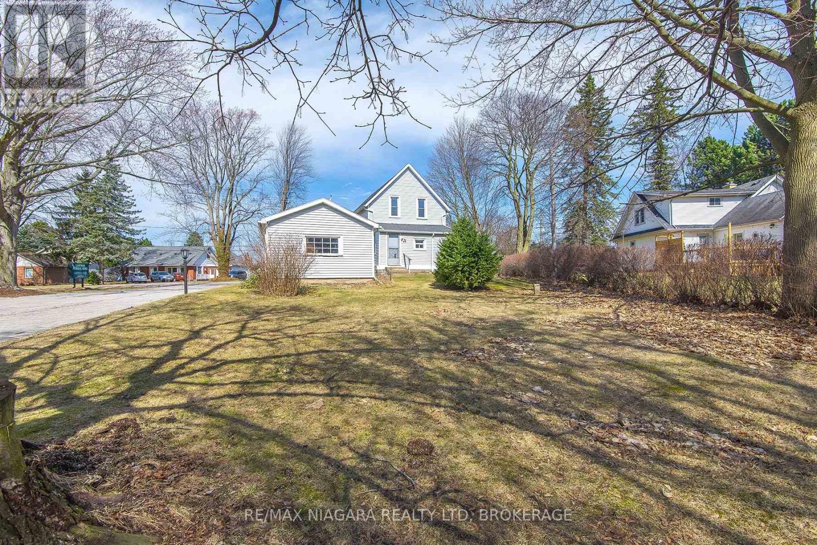 722 Canboro Road, Pelham (Fenwick), Ontario  L0S 1C0 - Photo 8 - X12031914