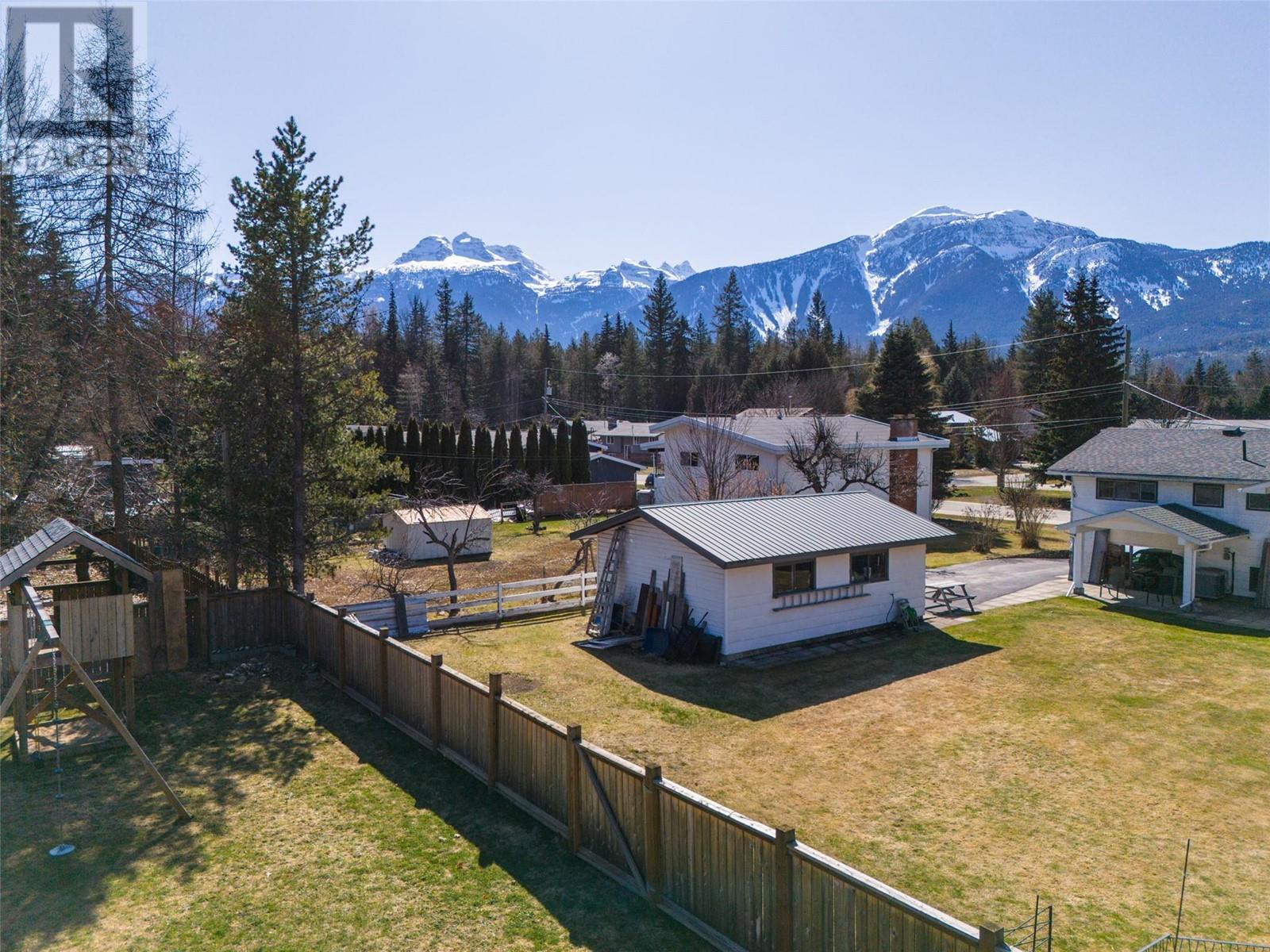Property at 1727 Tillen Road image 3