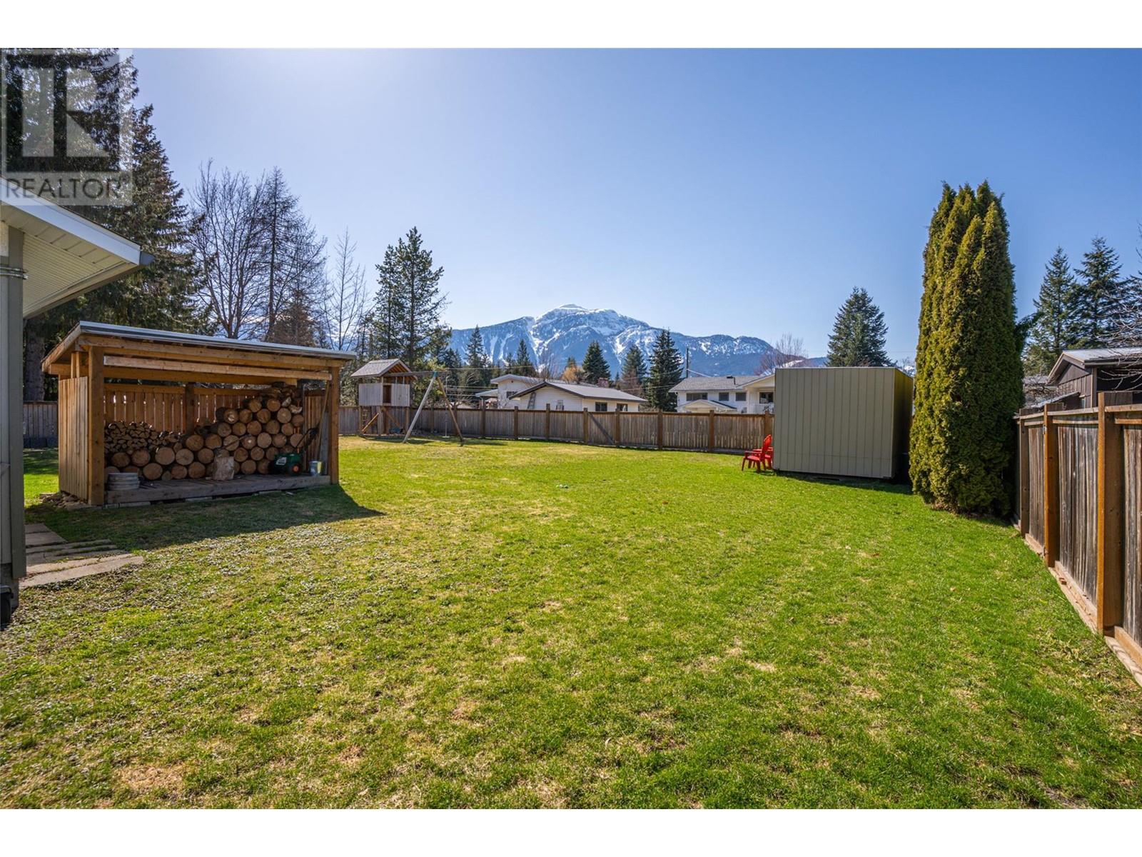 Property at 1727 Tillen Road image 5