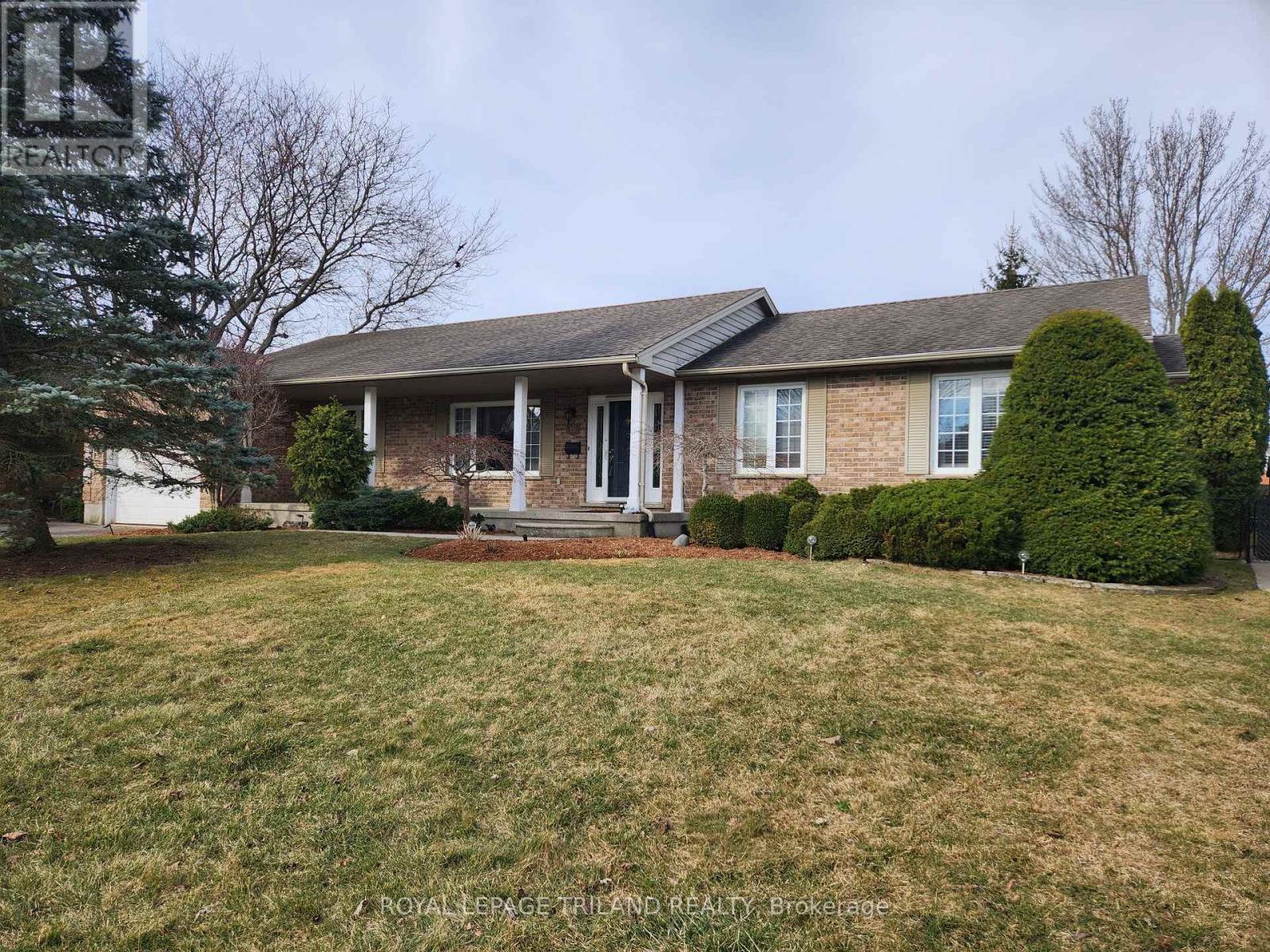 15 Timberlane Crescent