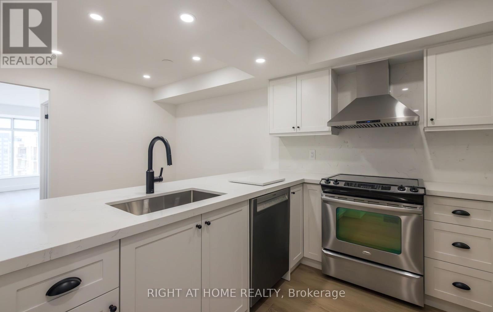 1508-1509 - 135 Pond Drive, Markham, Ontario  L3T 7V6 - Photo 18 - N12031911
