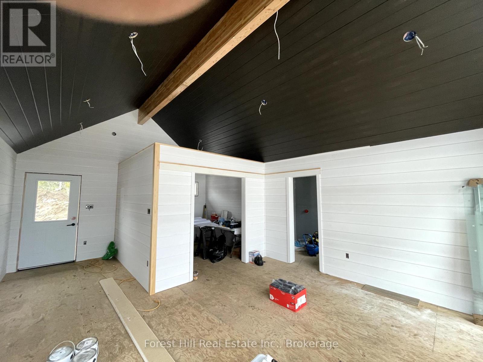 1111 Lakeshore Drive, Gravenhurst, Ontario  P1P 1R2 - Photo 32 - X12030626