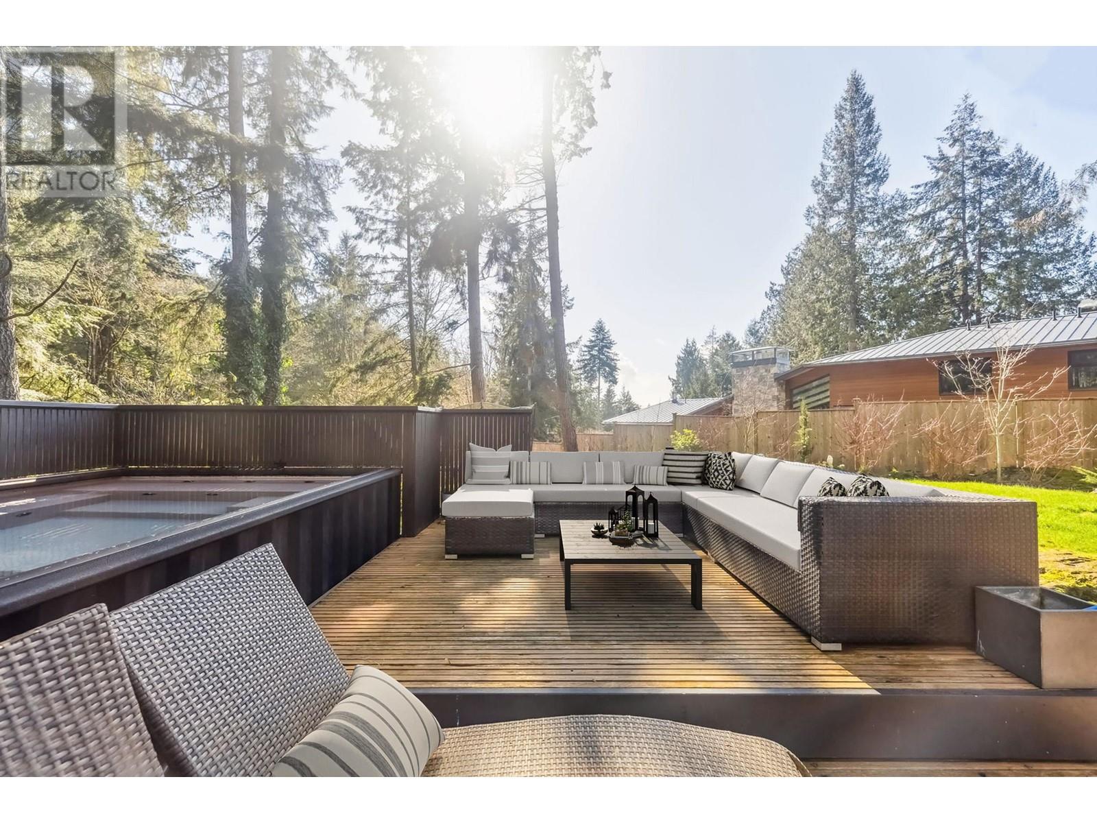 5414 Greentree Road, West Vancouver, British Columbia  V7W 1N4 - Photo 4 - R2975013