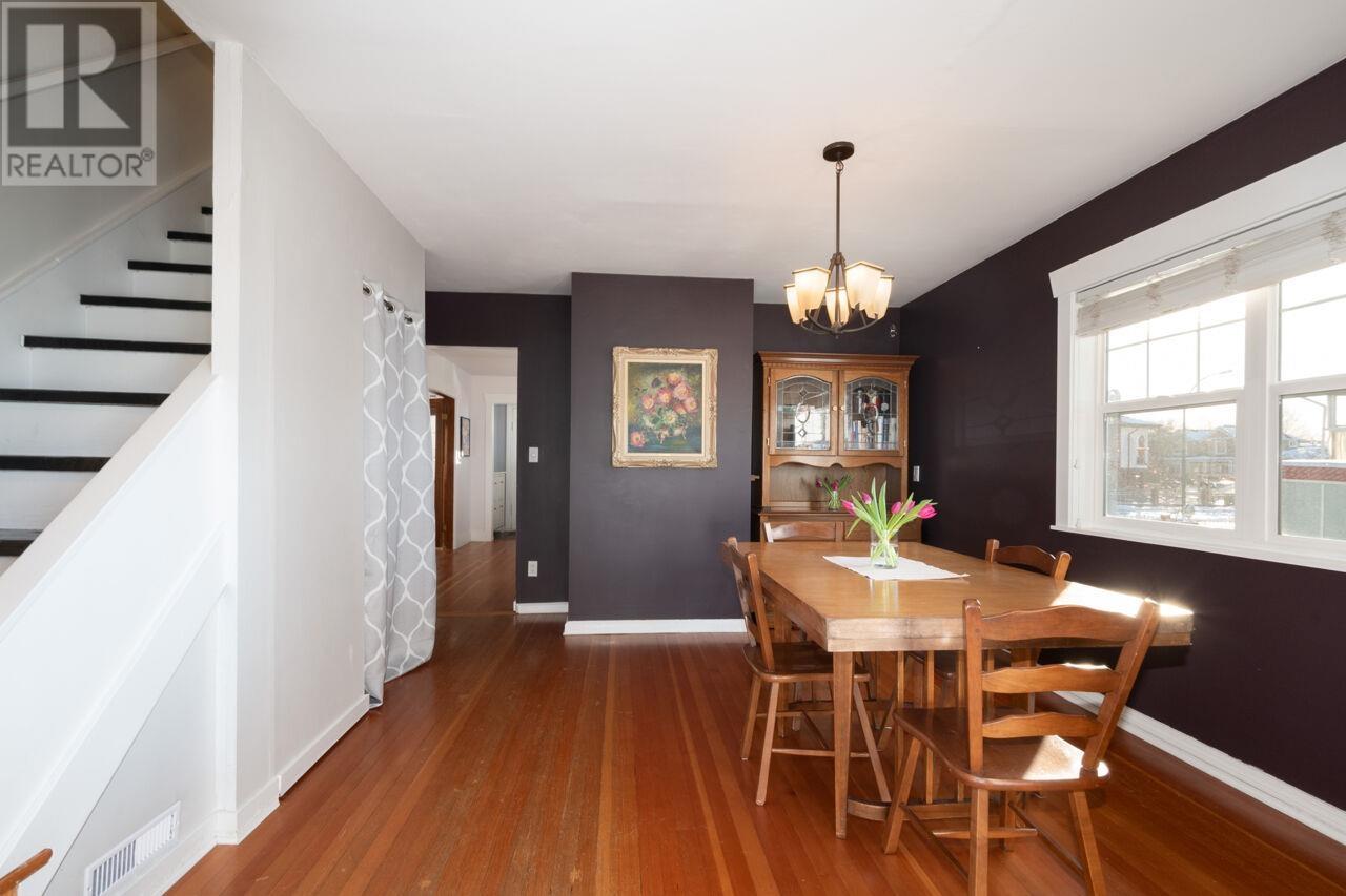 Listing Picture 5 of 40 : 3313 E 26TH AVENUE, Vancouver / 溫哥華 - 魯藝地產 Yvonne Lu Group - MLS Medallion Club Member