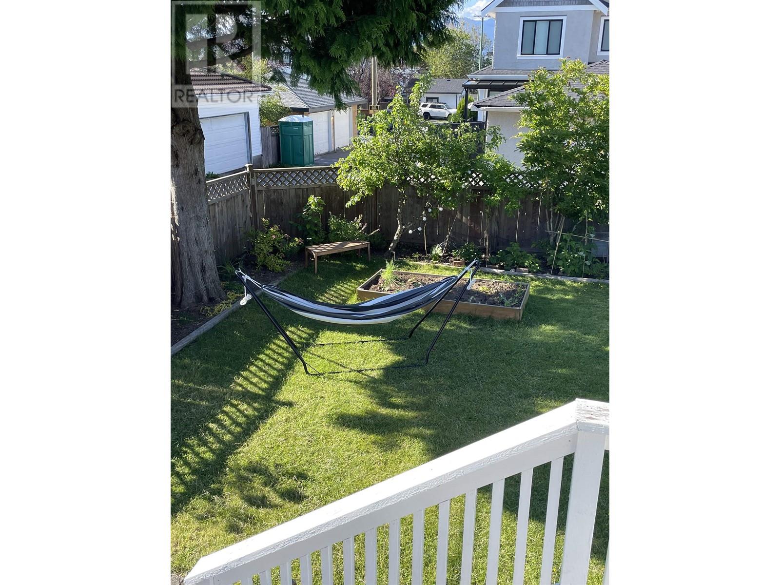 Listing Picture 36 of 40 : 3313 E 26TH AVENUE, Vancouver / 溫哥華 - 魯藝地產 Yvonne Lu Group - MLS Medallion Club Member