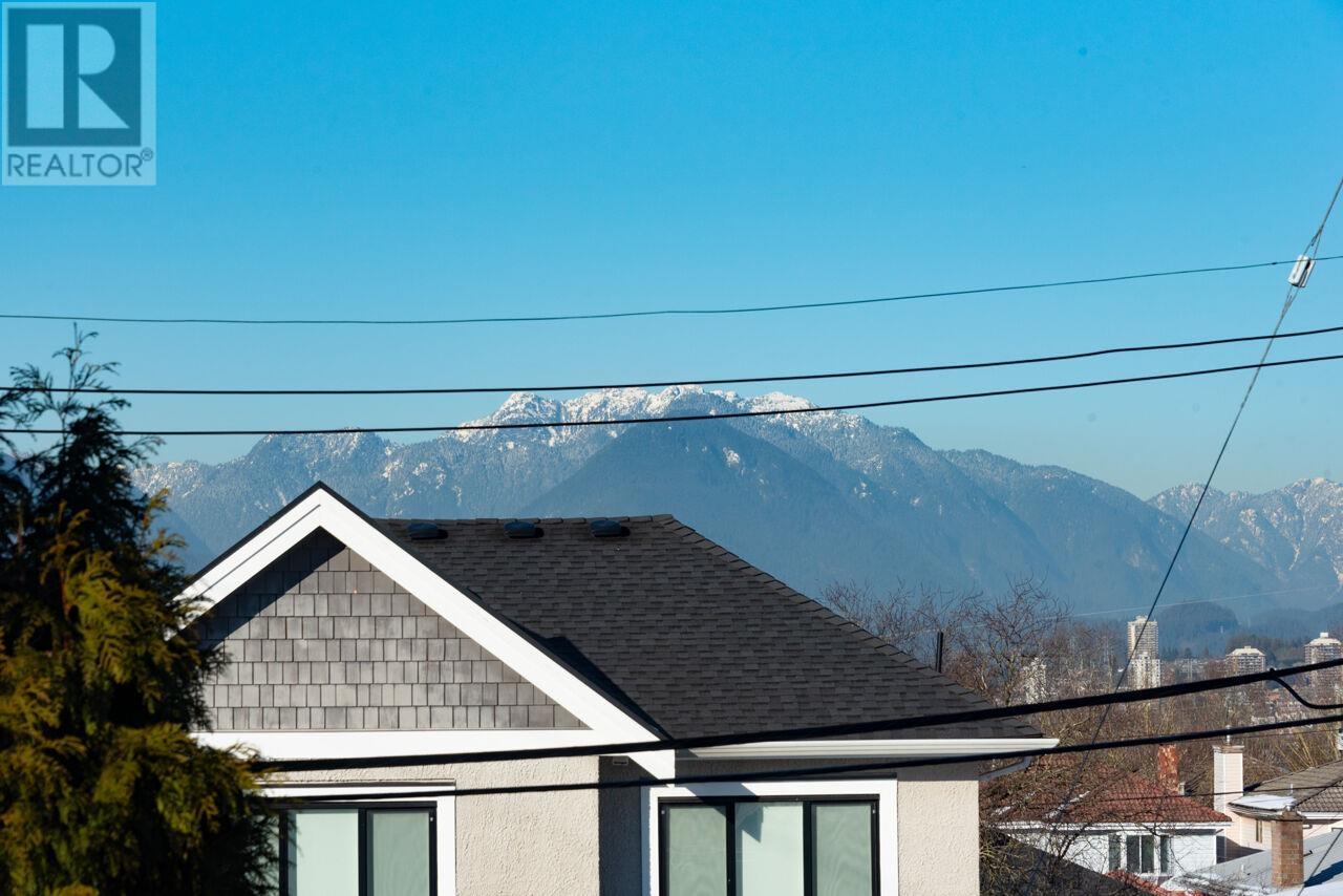 Listing Picture 34 of 40 : 3313 E 26TH AVENUE, Vancouver / 溫哥華 - 魯藝地產 Yvonne Lu Group - MLS Medallion Club Member