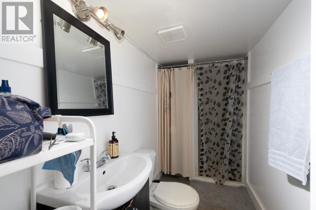 Listing Picture 31 of 40 : 3313 E 26TH AVENUE, Vancouver / 溫哥華 - 魯藝地產 Yvonne Lu Group - MLS Medallion Club Member
