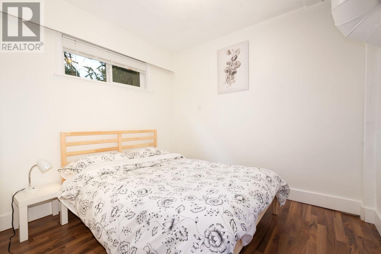Listing Picture 26 of 40 : 3313 E 26TH AVENUE, Vancouver / 溫哥華 - 魯藝地產 Yvonne Lu Group - MLS Medallion Club Member
